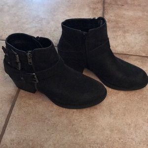 Sonoma black strap booties